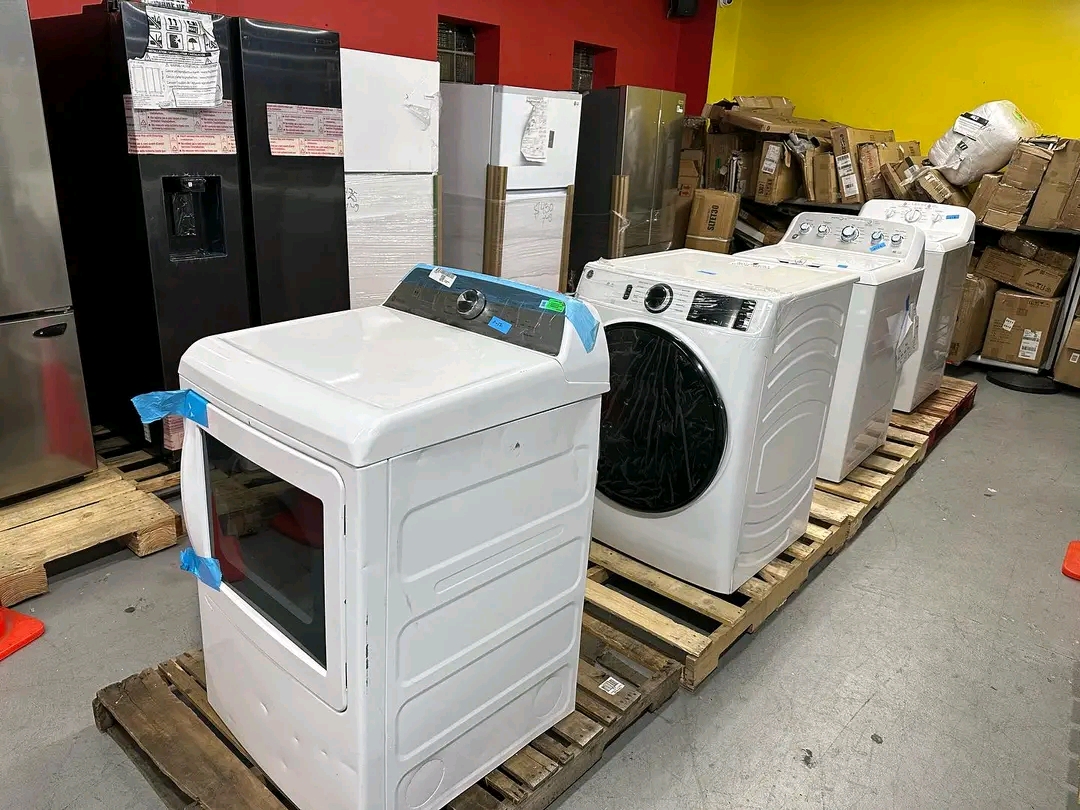 mixed pallets of appliances and furnitures mixed pallets of appliances and furnitures