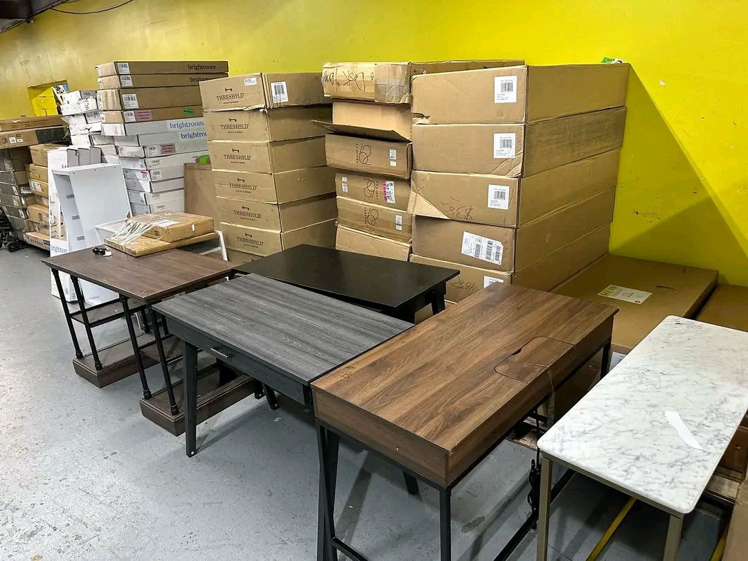 mixed pallets of appliances and furnitures mixed pallets of appliances and furnitures