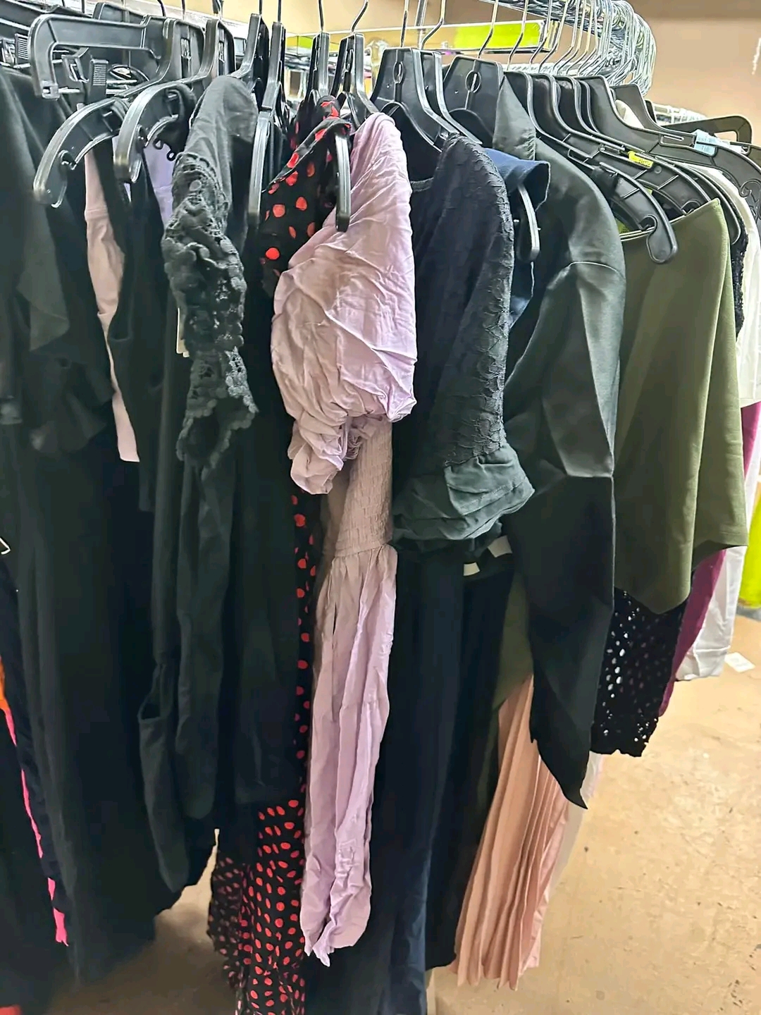 new arrival of mixed clothing pallets new arrival of mixed clothing pallets