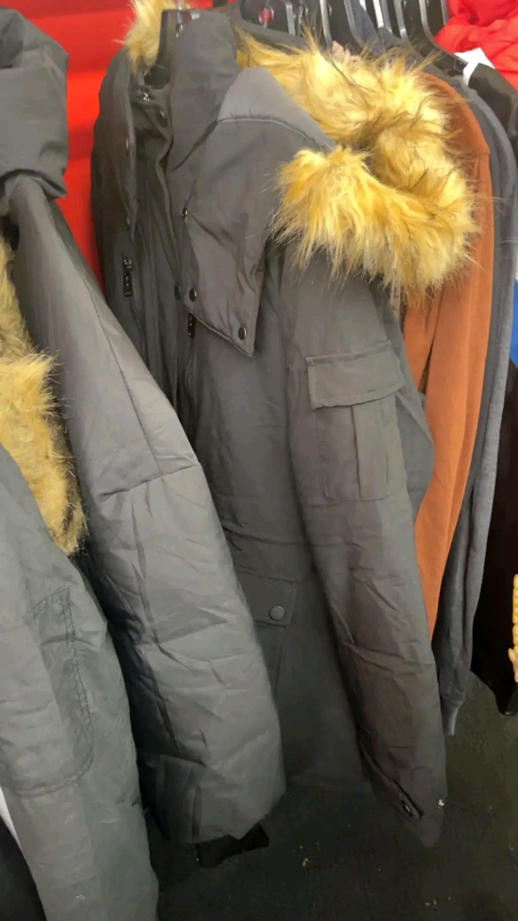 new stock of mixed clothing pallets new stock of mixed clothing pallets