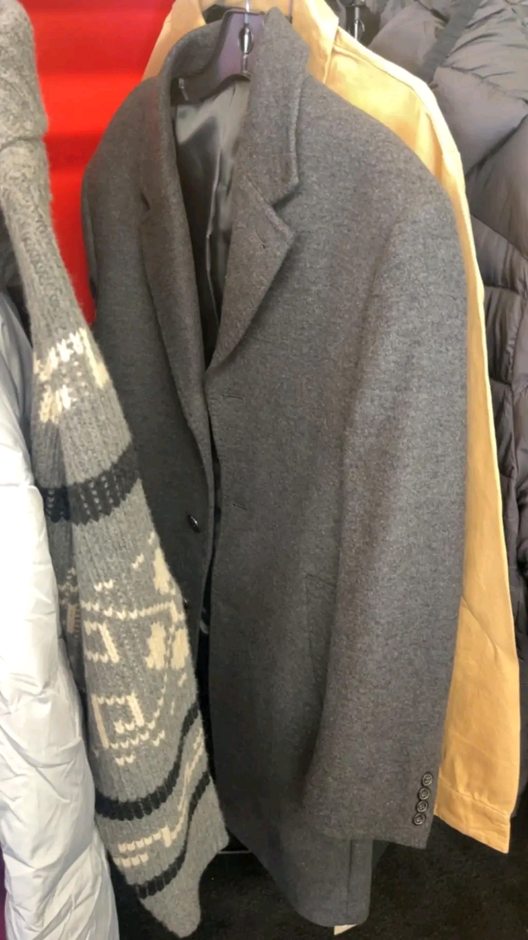 new stock of mixed clothing pallets new stock of mixed clothing pallets
