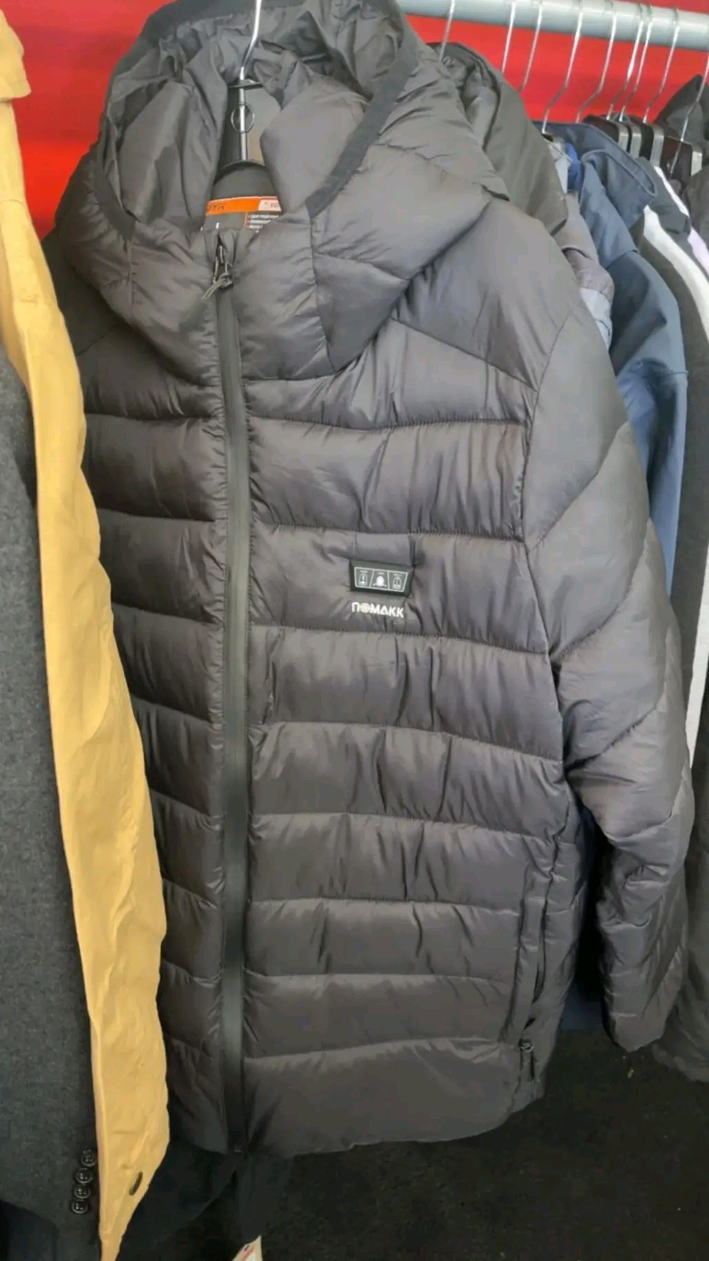 new stock of mixed clothing pallets new stock of mixed clothing pallets