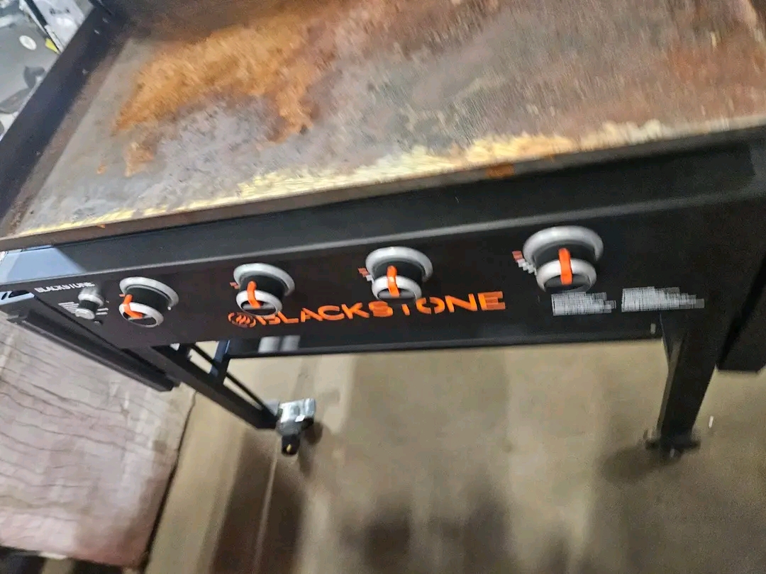 blackstone 4 burner 36″ griddle cooking station with hard cover blackstone 4 burner 36″ griddle cooking station with hard cover