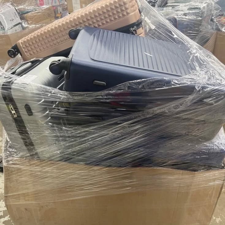 macy’s customer returns – suitcases, handbags & purses pallet macy’s customer returns – suitcases, handbags & purses pallet