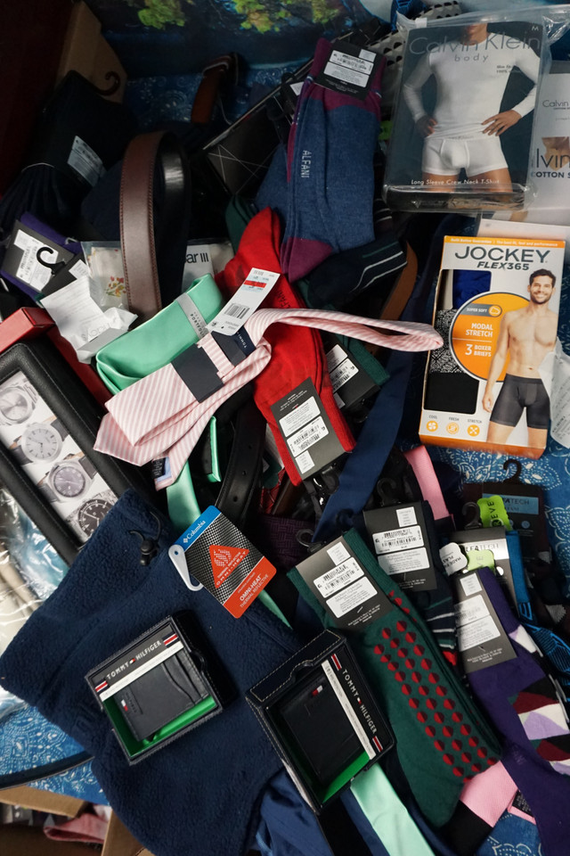 400+pc mens accessories tommy columbia alfani ck 400+pc mens accessories tommy columbia alfani ck